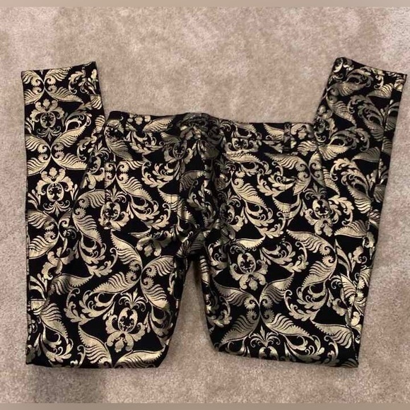 ASOS size 8 Black & Gold Foil Filigree Skinny jeans. Like New. - Picture 4 of 5